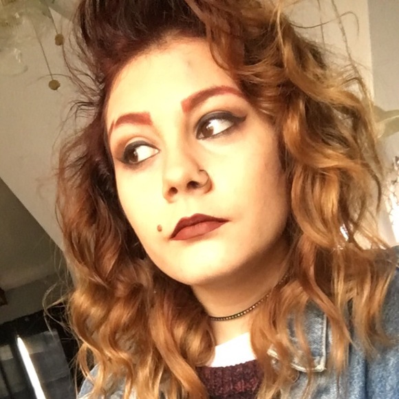 Meet your Posher, Erin - Picture 2 of 6